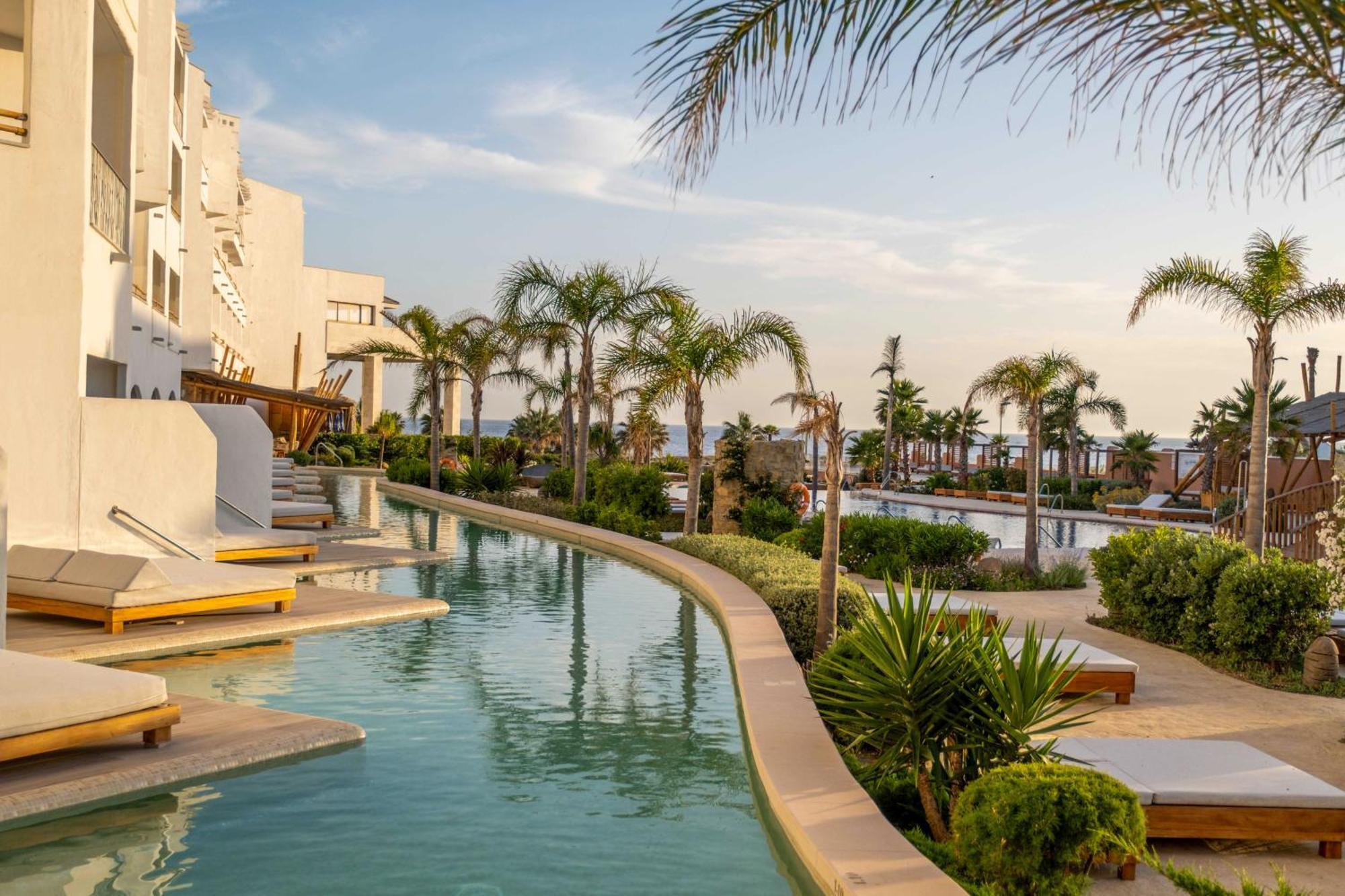 סהרה דה לוס אטונס Zahara Beach & Spa By Qhotels - Adults Recommended מראה חיצוני תמונה The hotel's pool