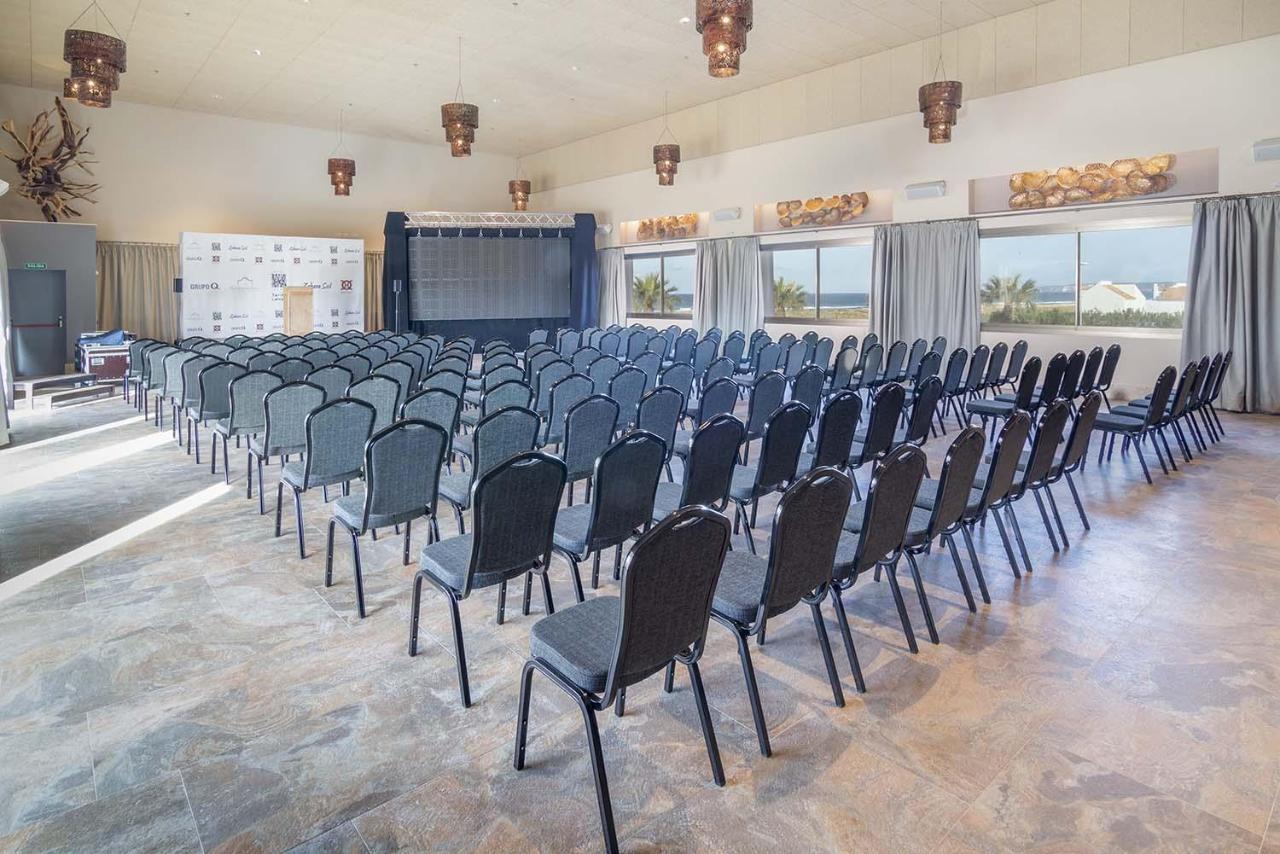 סהרה דה לוס אטונס Zahara Beach & Spa By Qhotels - Adults Recommended מראה חיצוני תמונה The conference room at the hotel