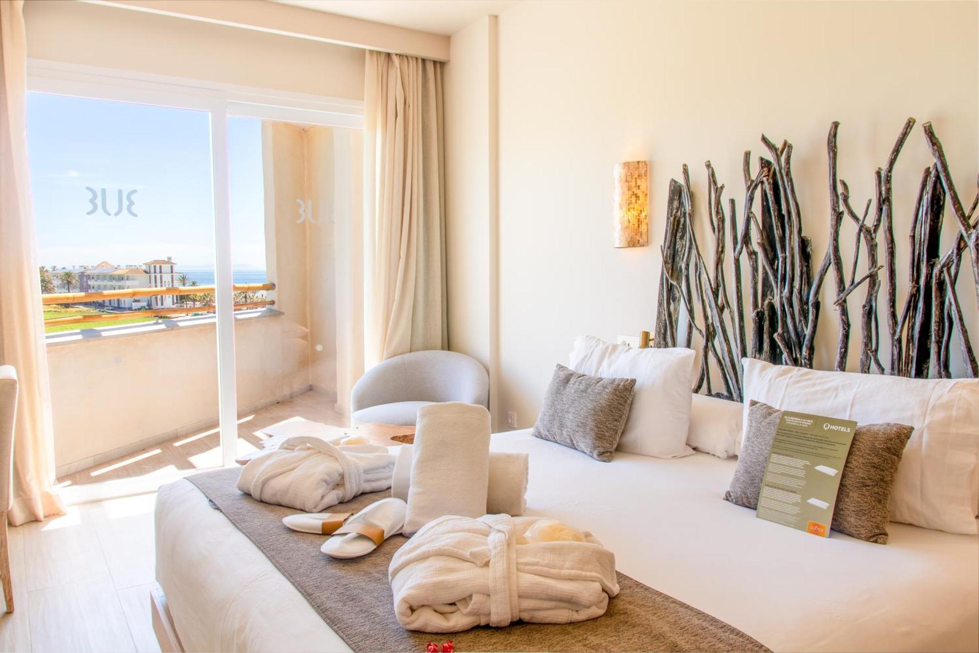 סהרה דה לוס אטונס Zahara Beach & Spa By Qhotels - Adults Recommended מראה חיצוני תמונה A room at the Blue Sea Costa Brava resort